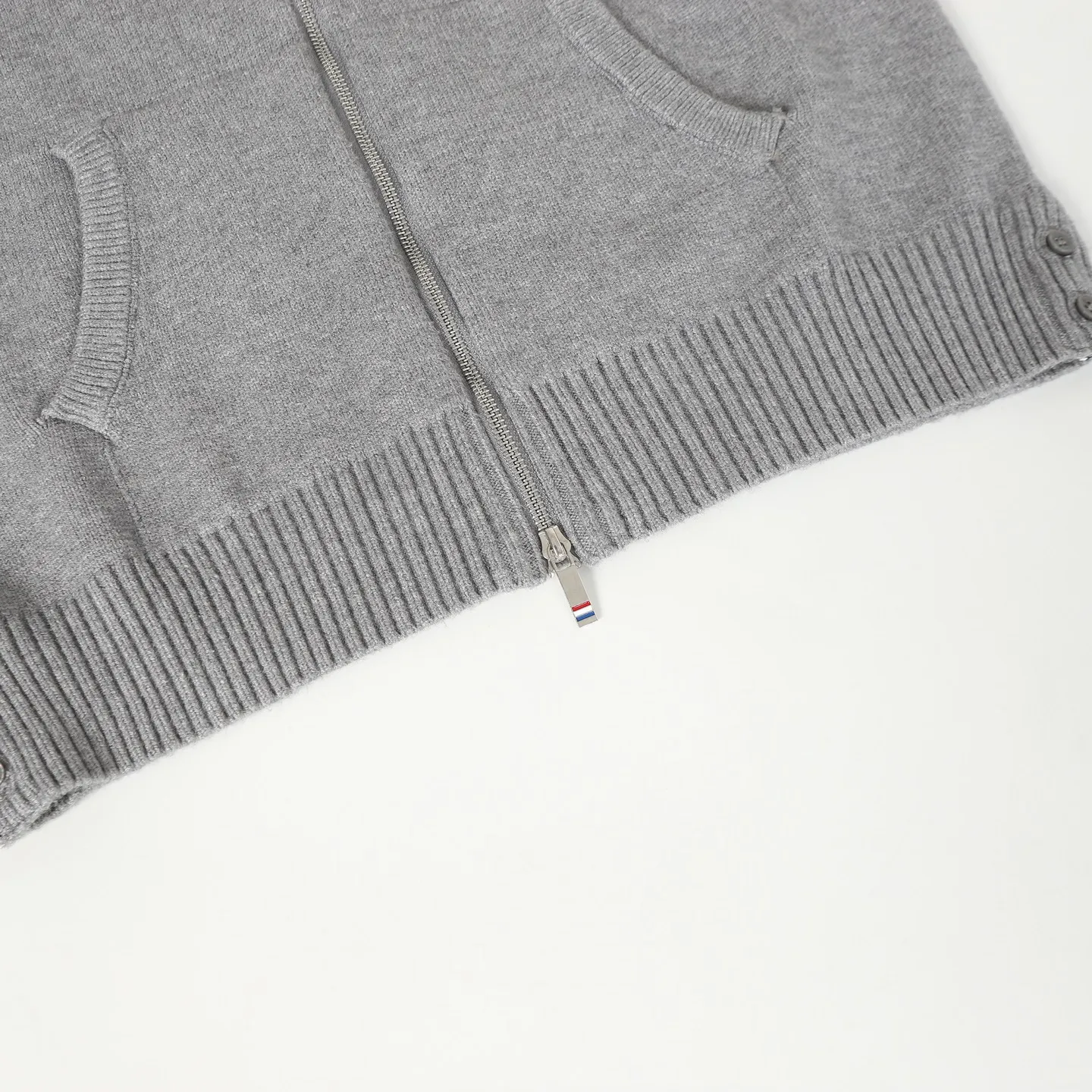 （ 1:1Original Quality) TB THOM BROWNE .TB TB Breathable Same Style ：Navy Blue /Gray Size：1/2/3/4